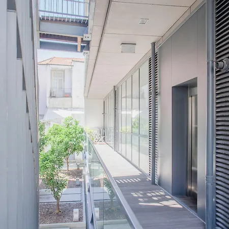 Liiiving In - Carlos Alberto Apartament *