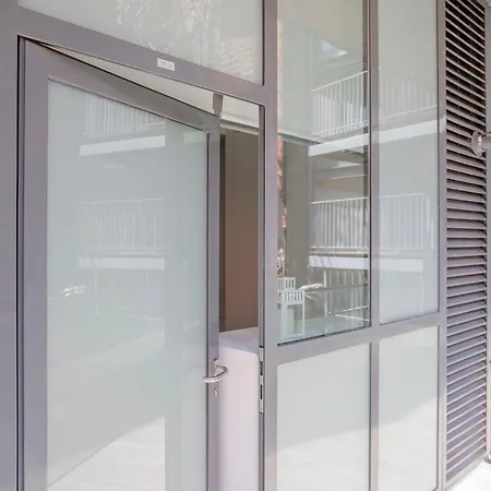 Liiiving In - Carlos Alberto Apartament *