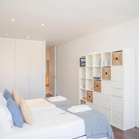 Liiiving In - Carlos Alberto