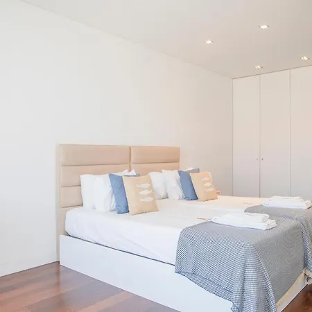 Liiiving In - Carlos Alberto Apartamento
