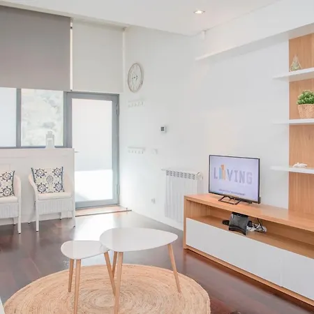 Liiiving In - Carlos Alberto Apartman Porto