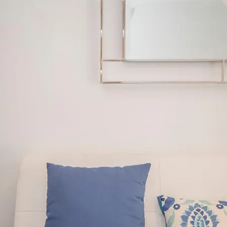 Liiiving In - Carlos Alberto Apartmán