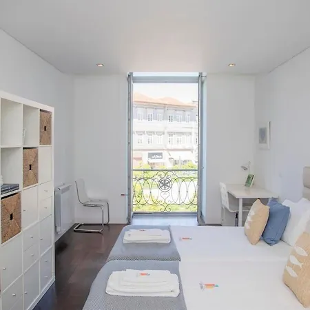 Apartman Liiiving In - Carlos Alberto