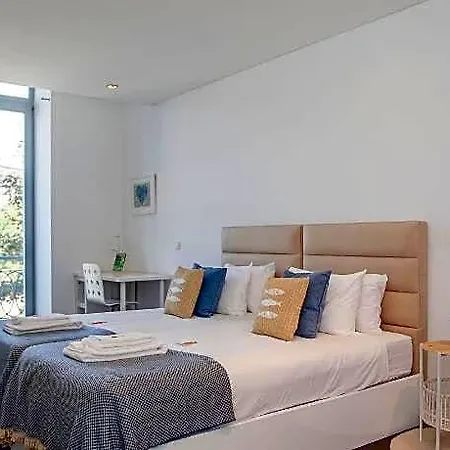 Liiiving In - Carlos Alberto Apartment *
