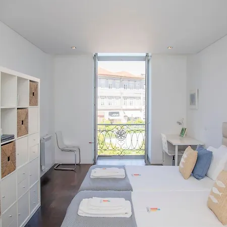 Apartment Liiiving In - Carlos Alberto Porto