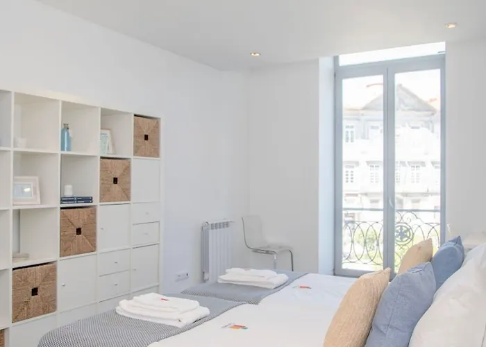 Liiiving In - Carlos Alberto Πόρτο