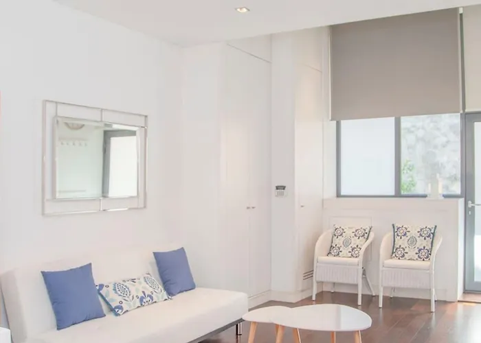 Liiiving In - Carlos Alberto Πόρτο