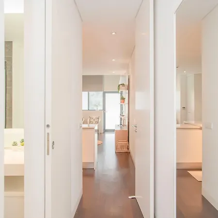 Liiiving In - Carlos Alberto Apartman